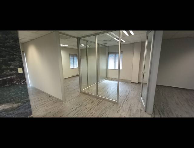 283M² OFFICE TO LET IN BRYANSTON